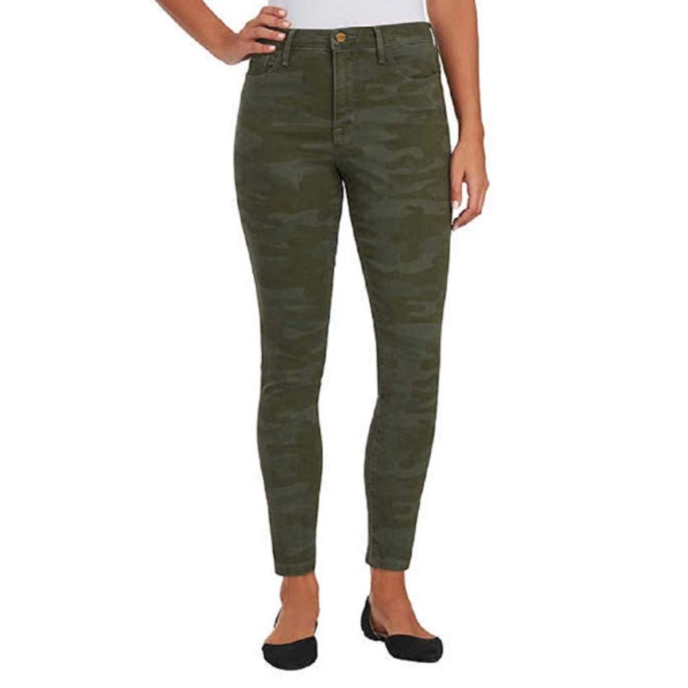 NEW Social Standard Camo High Rise Skinny Jeans